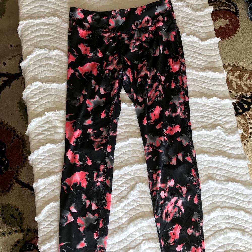 Black and pink flower workout leggings